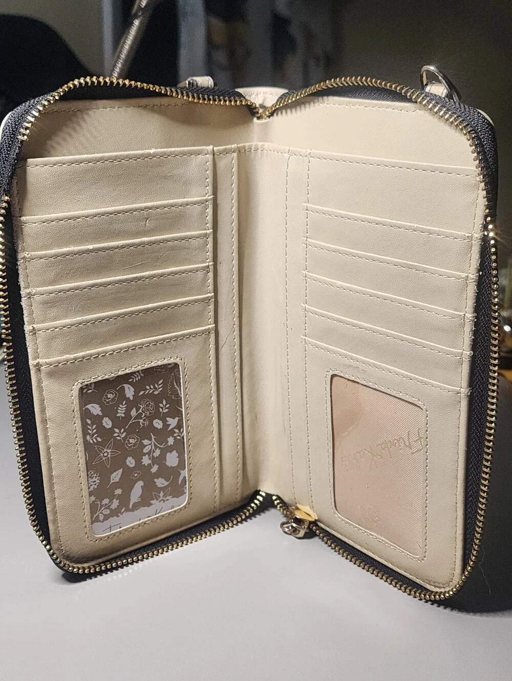 Frida Kahlo Cartoon Collection Cellphone Purse Wallet slightly Used